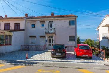 ツーリストアパートメント Buneta M