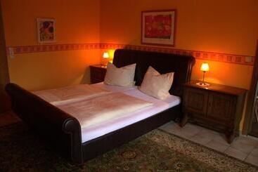 Landhaus Tewel Hotel Mit Restaurant