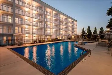 District 3 Hotel, Ascend Hotel Collection