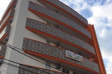 Stone House Hotel Pasay