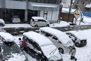 膳宿费 Snowhouse Memorie Hotel 石打丸山