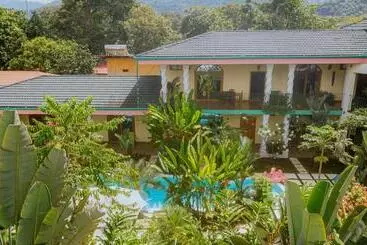 Hotelli Coco Beach Village