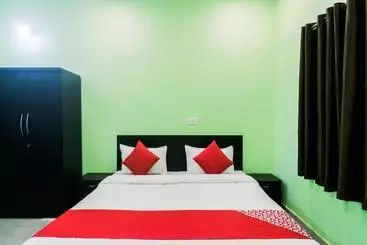 Hôtel Oyo 48801  Golden Leaf