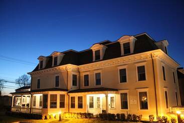 Lägenhetshotell Guesthouse At Norwalk Inn