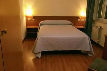 Hostal Prada Borges
