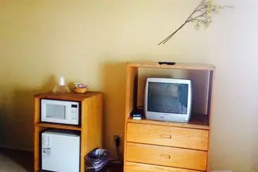 Отель Sun 'N' Sand Lodge