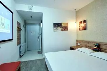 Hotel Shell Yantai Youth South Road Ludong University