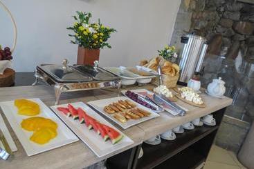 هتل Suite Luna Del Valle