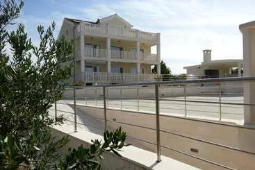Appartamenti turistici Villa Bachelor