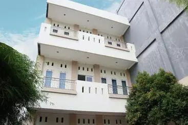 ペンション Grya Lavinsa By Oyo Rooms