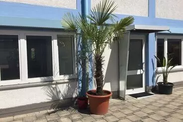 ツーリストアパートメント Carli S Bed No Breakfast