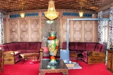 Hotel Yadgaar Houseboats