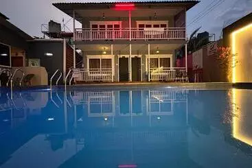 Resort Sea Shell Beach Cottages & Suites
