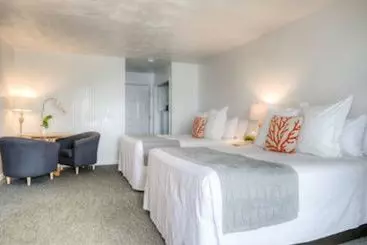 Отель The Three Seasons Resort