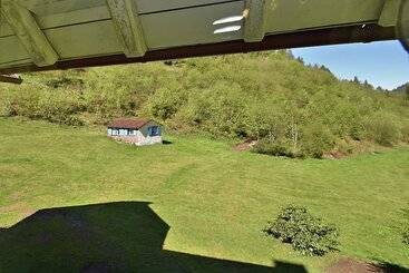 Turist apartmanları Country Style Flat With Garden