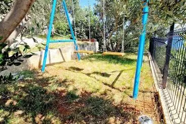 ツーリストアパートメント Luxury Apartment With Heated Pool In Starigrad
