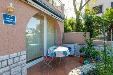 Turistihuoneistot Apartment Mirjana