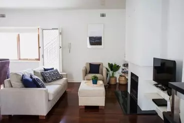 Casa Rural Cottesloe Beach Villa W/large Courtyard  Sleeps 4