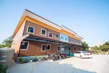 Hotel Oyo 784 Brown Home Sattahip