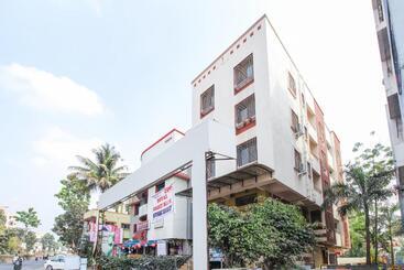 هتل Oyo 70336 Royal Orbit Blue