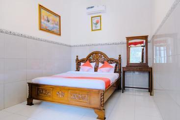 Hotel Oyo 3128 Lahor Indah
