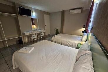 ホテル Punto Poza Rica