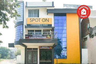 Hotel Spot On 44822 Landmark 4