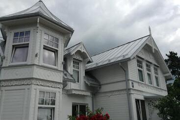 Pansiyon Naiza Guesthouse And Apartments