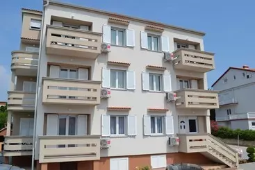 Turistlejligheder Apartmani Matan