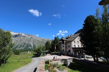 Hotel Sonne Fex Alpine Hideaway