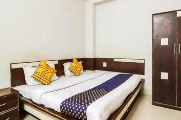 酒店 Spot On 62810  Sunrise