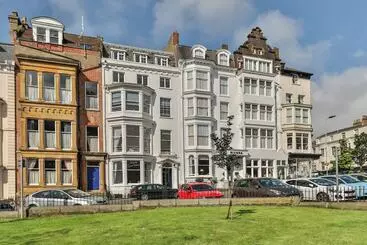 هتل Serenity Guest House