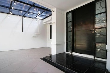 Hospedaria Kamar Keluarga Bandara Ii Syariah