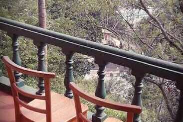 Hotel Travel Hub Kandy