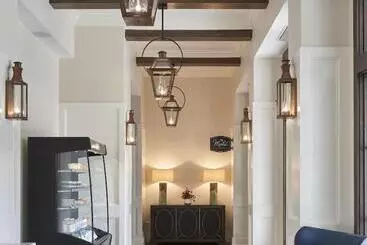 ホテル The Inn At Meadowbrook