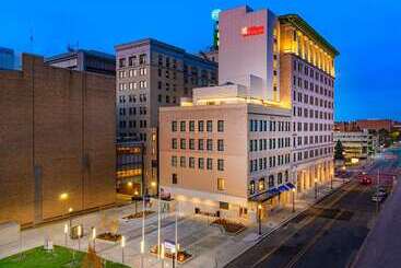 فندق Hilton Garden Inn Flint Downtown