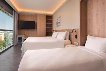هتل Four Points By Sheraton Barcelona Diagonal
