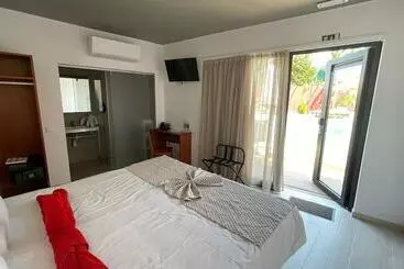 Hotel Villa 3 Caparica   Lisbon Gay Beach Resort