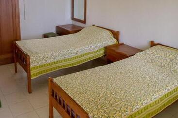 Bed and Breakfast Camellia Heights 1&2