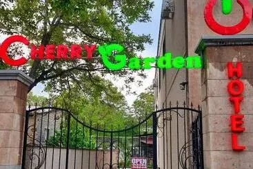 هتل Cherry Garden Boutique