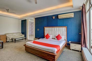 酒店 Oyo 71042 Sahara Estate