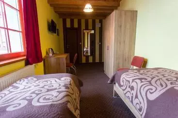 Majatalo Pivnica A Penzion Pri Studni