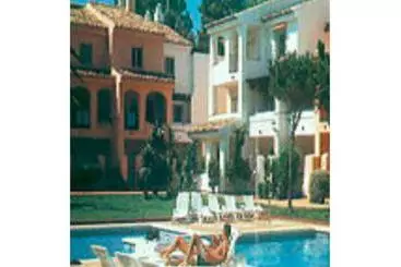 Apartamentos Playa Chica Beach Club