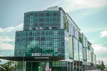 Otel Regatta Stay Kozi Square Kuching