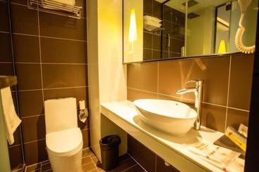 Iu Hotel Chengdu West Gaoxin District Longhu Times Street