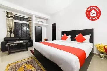 Hotel Oyo 70200 Aliza Villa 1