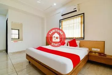Hotel Oyo 71253 Milan Palace