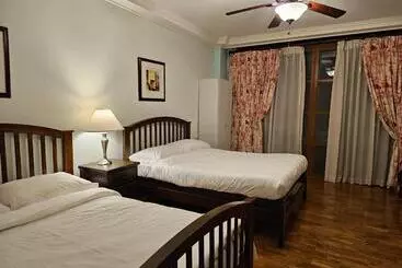 Hotelli Baguio Forest Lodge At Camp John Hay 001a