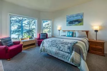 Tyee Lodge Bed And Breakfast