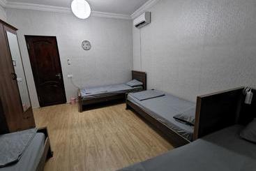 هاستل Rose House